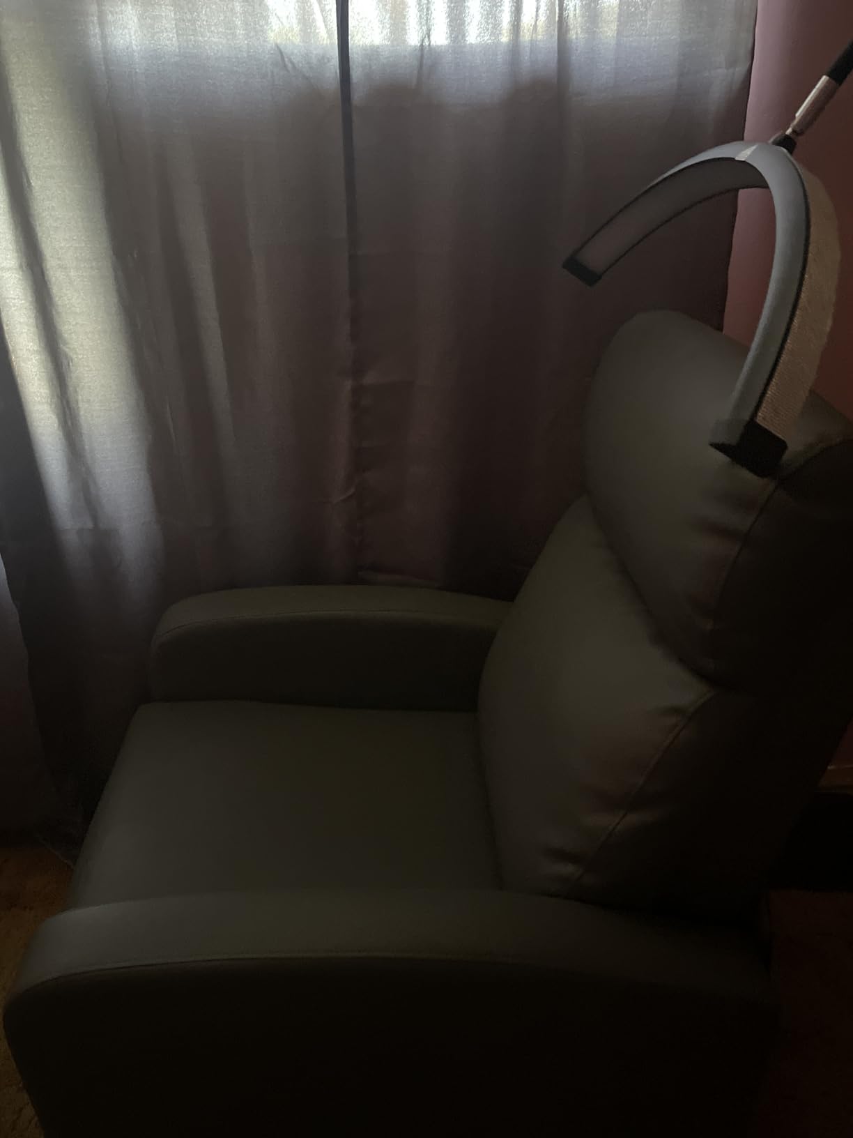 Yaheetech Recliner Chair with 3 Adjustable Angles Living Room Chairs Black customer photo 1