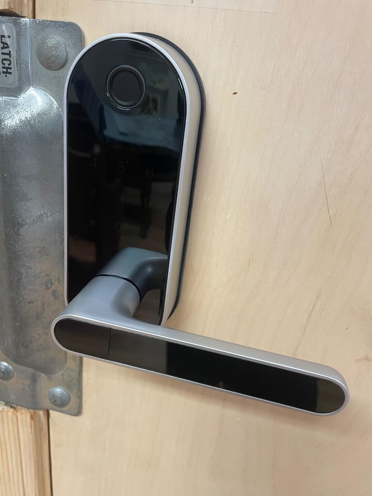 Fingerprint Smart Door Lock with Handle & Keypad – No More Lost Keys, Keyless Entry & Remote Access for Home, Kids, Airbnb & Rental Property, DIY Install, Alexa & Google Compatible customer photo 2