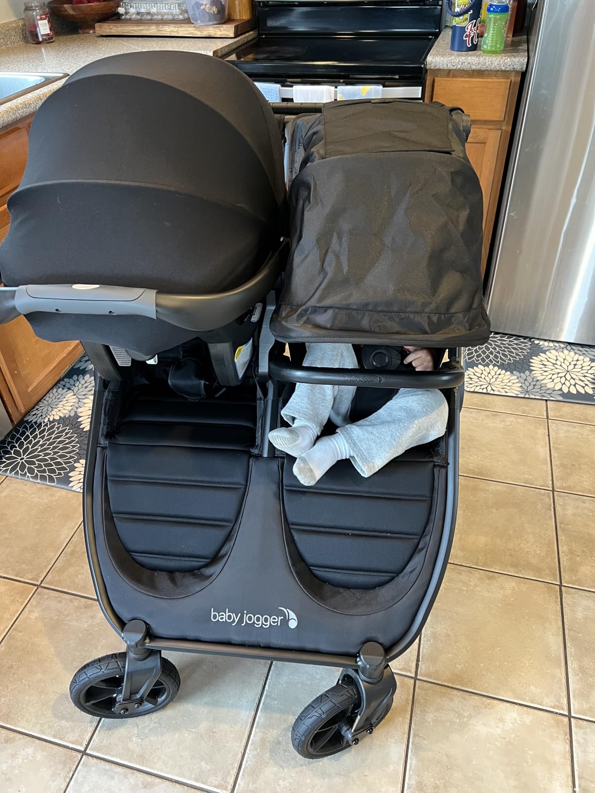 Baby Jogger® City Mini GT2 All-Terrain Side by Side Double Stroller, Twin Stroller for Newborns and Toddlers, Compatible with Britax, Cybex, Graco, and Maxi Cosi Infant Car Seats, Jet Black customer photo 2