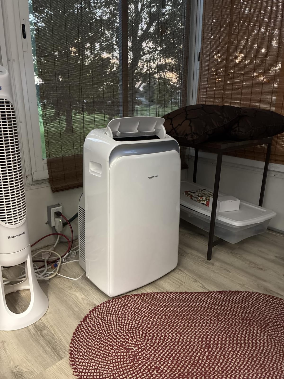 Amazon Basics 4-In-1 Portable Air Conditioner with Remote, Timer, Sleep Mode, Auto Swing, Cool/Heat/Dry/Fan-Only Functions, 13500 BTU (ASHRAE), Cools Up to 550 Sqf, Energy Saving, White customer photo 2