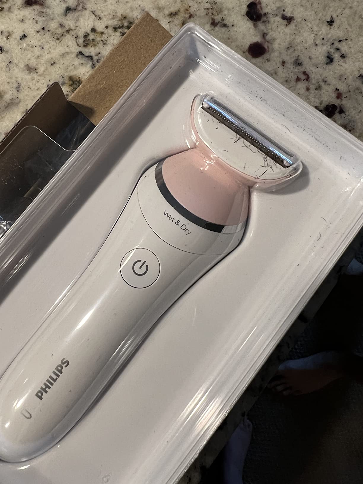 Philips Beauty Lady Electric Shaver Series 6000, SatinShave Advanced Women’s Electric Shaver, Cordless Hair Removal, BRL140/51 customer photo 2