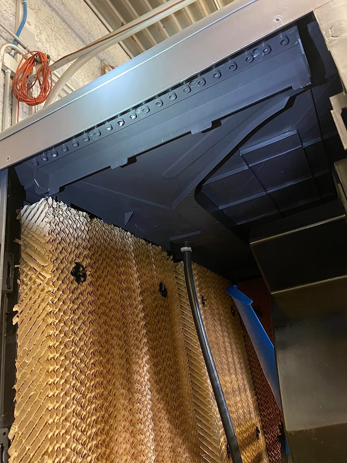 Hessaire MC92V Evaporative Cooler 11,000 CFM,Gray customer photo 2