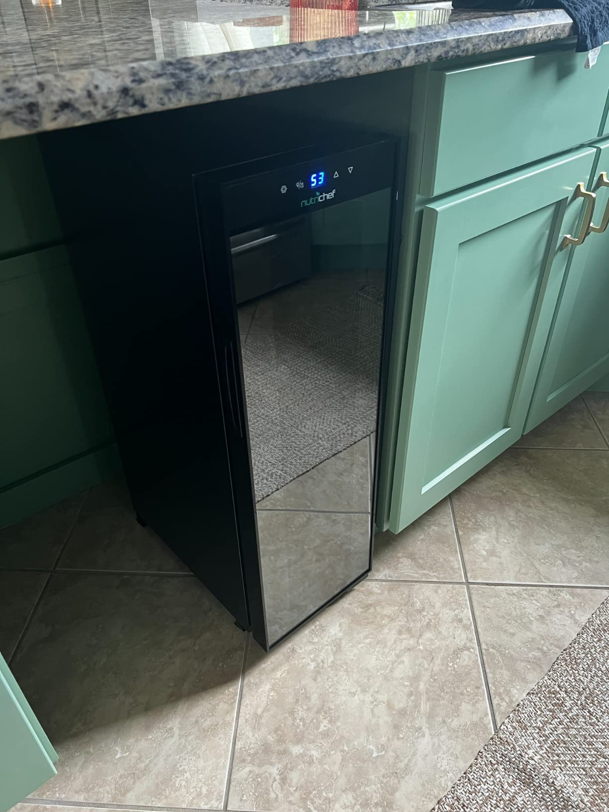 Nutrichef 12 Bottle Stainless Steel Slim Wine Fridge | Red & White Wine Chiller | Adjustable Temperature Control, Ultra Quiet Operation & Energy Efficient | Mini Wine Cooler Refrigerator 31x10x17 IN customer photo 1