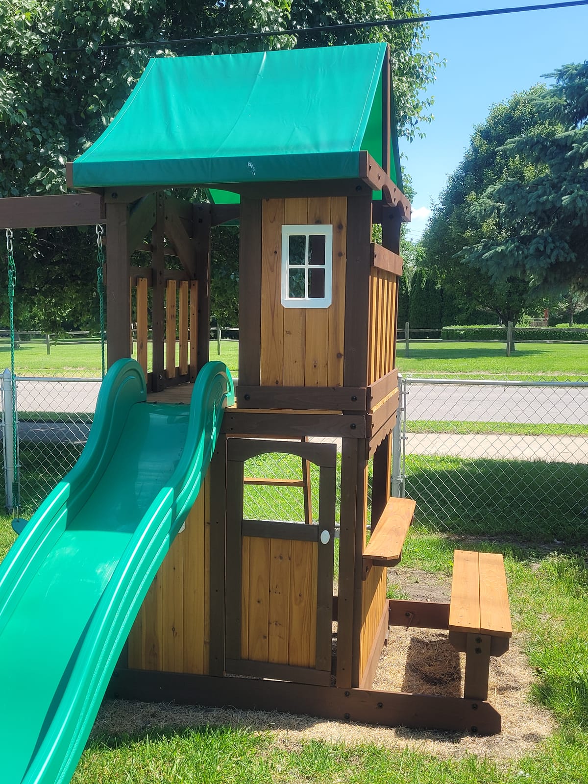 Backyard Discovery Lakewood Cedar Wood Swing Set with Wave Slide, Clubhouse, Playhouse, Snack Bar Window, Picnic Area, Belt Swings, Trapeze, Full Front Door, Windows, Step Ladder, Outdoor Playset customer photo 1