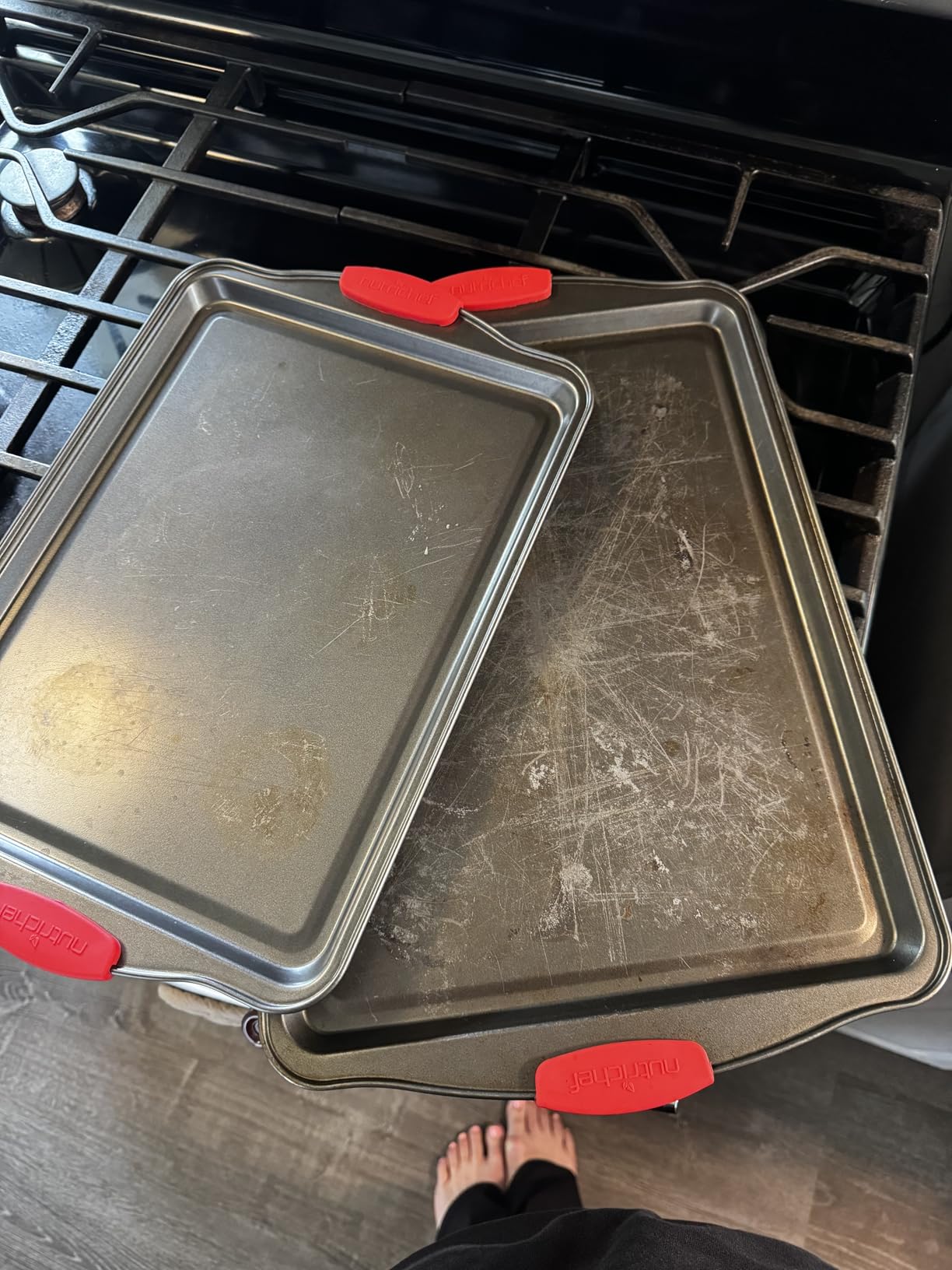 NutriChef 10-Piece Nonstick Kitchen Oven Baking Pans - Premium & Stylish Non-Stick Carbon Steel - Commercial Grade Restaurant Quality Metal Bakeware with Silicone Handles - Easy to Clean, NCSBS10S customer photo 1