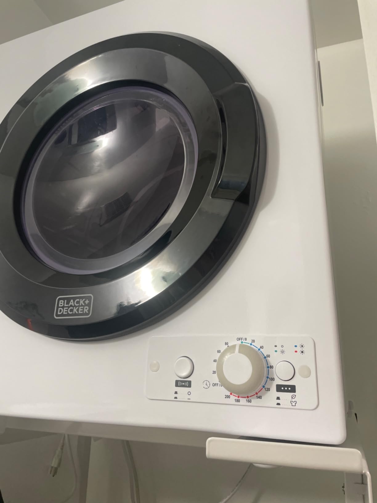 BLACK+DECKER 2.65 Cu. Ft. Portable Dryer, 8.8 lb. Capacity, BCED26, White customer photo 1
