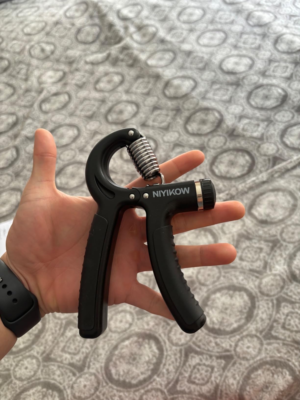 NIYIKOW Grip Strength Trainer, Hand Grip Strengthener, Grip Strengthener, Adjustable Resistance, Forearm Strengthener, Perfect for Musicians Athletes customer photo 1