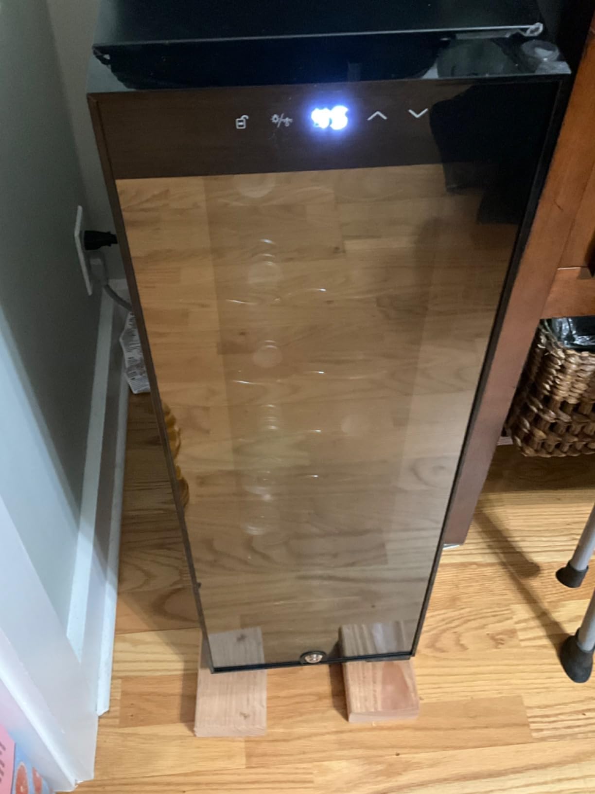 Ivation 12 Bottle Compressor Wine Cooler, Freestanding Fridge w/Lock, Black customer photo 2