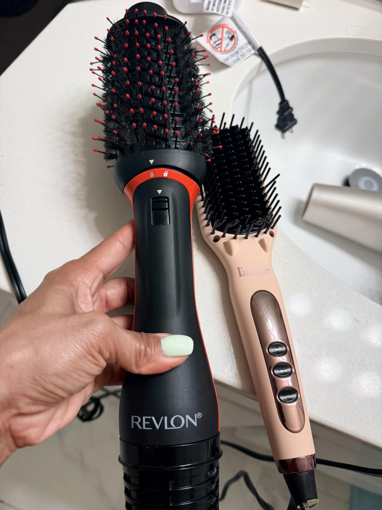 L'ANGE HAIR Le Vite Straightening Brush | Heated Hair Tool for Smoother, Frizz-Controlled Look | Dual-Voltage Hot Brush Straightener for Effortless Styling & Shine | Ceramic Standard Size (Blush) customer photo 2