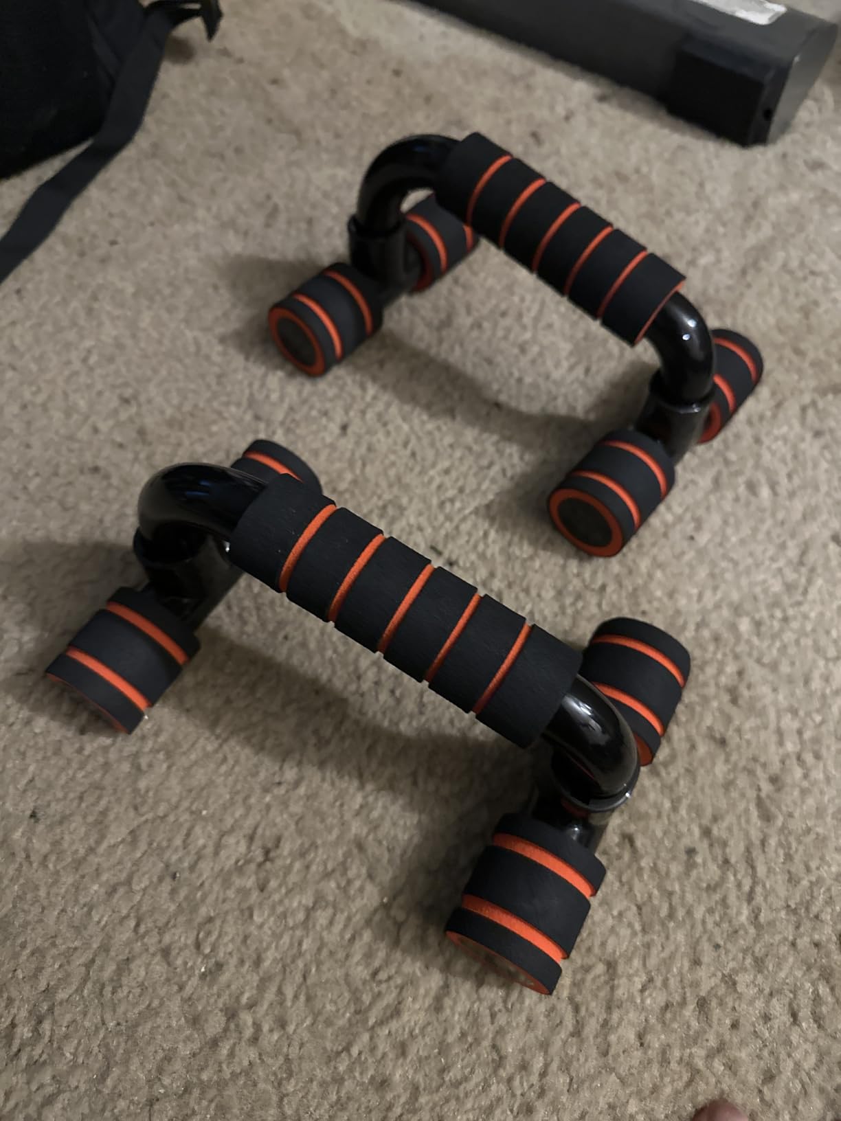 READAEER Push Up Bars Gym Exercise Equipment Fitness 1 Pair Pushup Handles with Cushioned Foam Grip and Non-Slip Sturdy Structure Push Up Bars for Men & Women customer photo 2