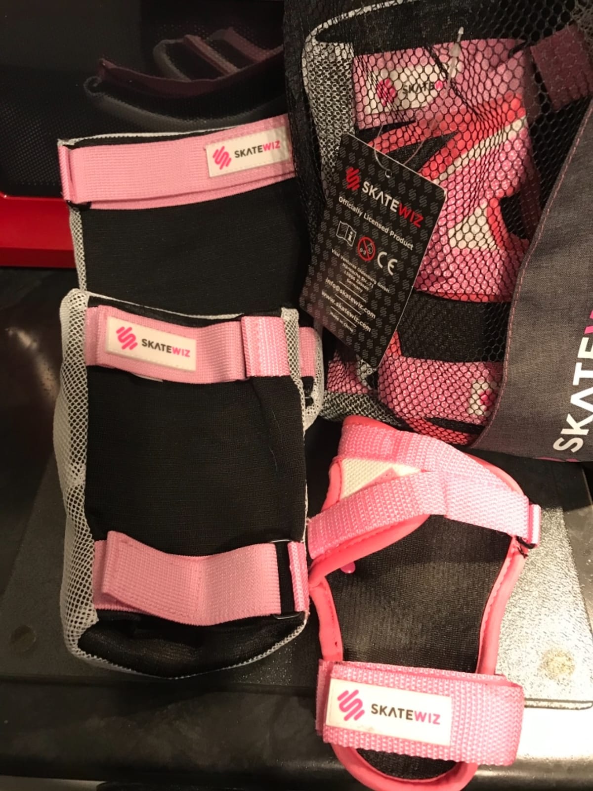 SKATEWIZ Kids and Adult Knee Pads and Elbow Pads Set 6pcs - incl. Carry Bag customer photo 2