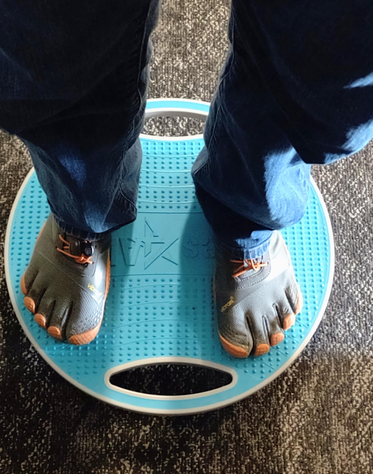 Yes4All Wobble Balance Board, Plastic Stability Trainer with Handles for Standing Desk, Core Training & Home Gym Workout customer photo 2