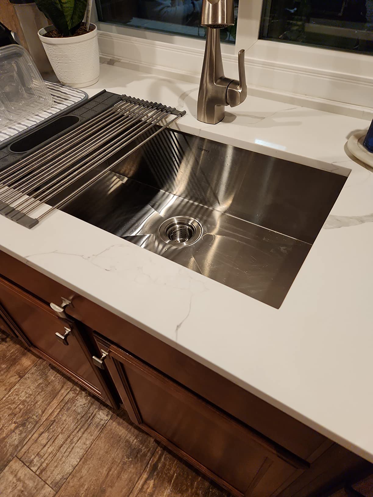 Logmey 28 Inch Undermount Kitchen Sink Workstation 28x19 Stainless Steel Sinks Ledge SUS304 16 Gauge Single Bowl Sinks with Accessories 28x19x9 customer photo 1