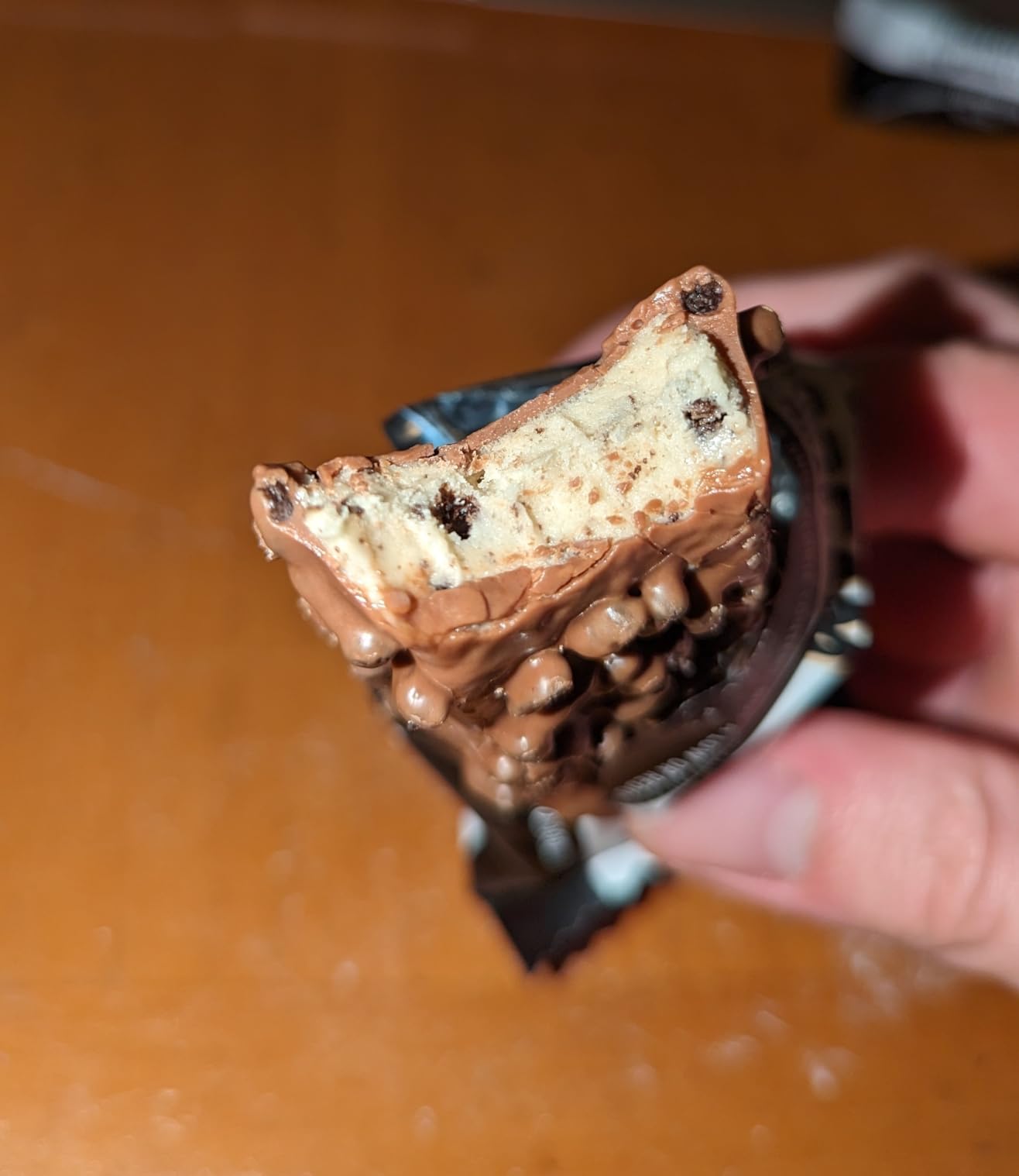 Barebells Protein Bars Cookies & Cream - 12 Count, 20g High Protein Treats - Chocolate Nutrition Bar with 1g Total Sugars - On-The-Go Breakfast or Post-Workout Snack customer photo 2