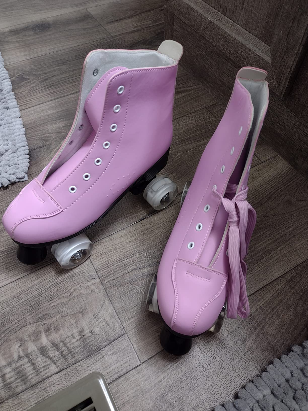 YYW Roller Skates for Women Men, High Top PU Leather Classic Double-Row Roller Skates, Indoor Outdoor Roller Skates for Beginner a Shoes Bag customer photo 2