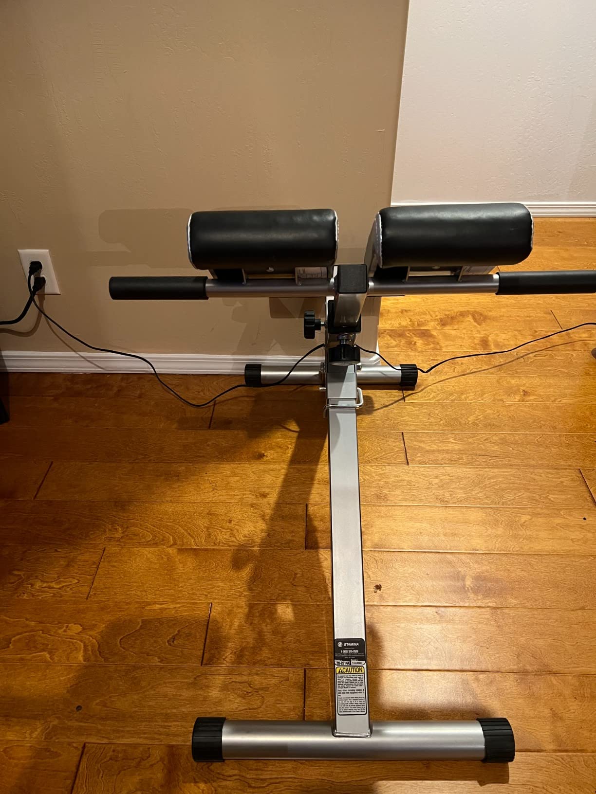 Stamina Hyperextension Bench 2014 - Adjustable and Foldable Exercise Bench Roman Chair with Smart Workout App - Up to 250 lbs Weight Capacity customer photo 2