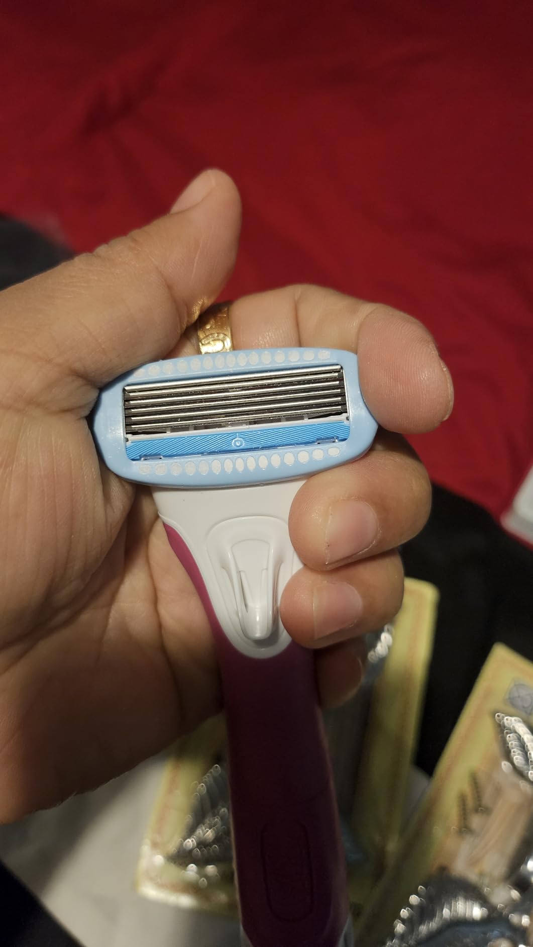 Schick Hydro Silk TrimStyle 2in1 Bikini Trimmer & Razor, Handle & 3 Refills customer photo 2