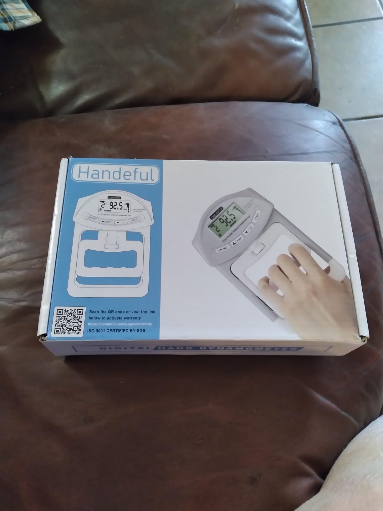 Handeful Grip Strength Tester, Hand Grip Dynamometer (198Lbs / 90Kgs), Electronic Handgrip Testing for Sports Home School Use customer photo 2