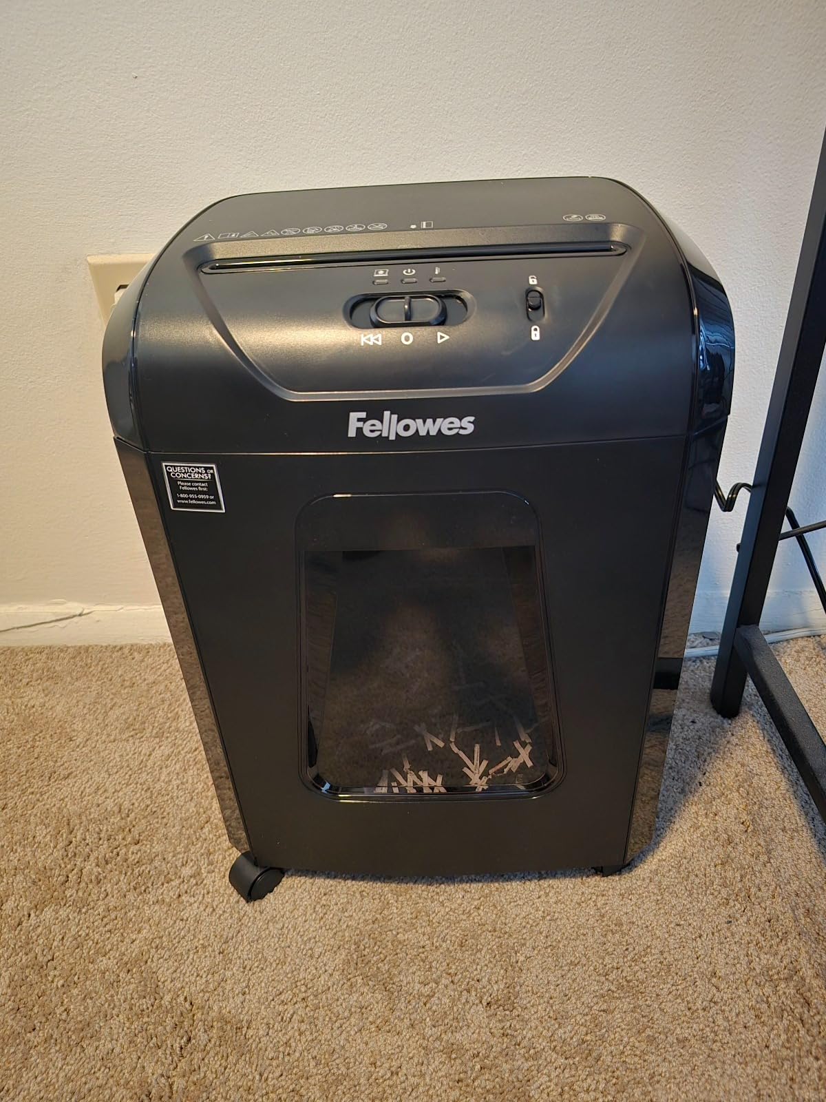 Fellowes 14C10 14-Sheet Cross-Cut Home Office Paper Shredder customer photo 1