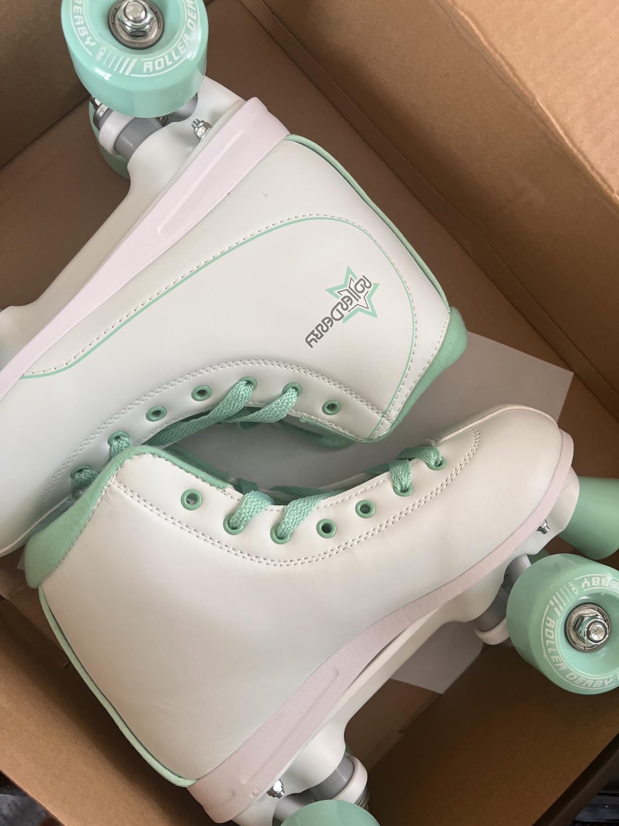 Roller Derby Roller Star 600 Women's Roller Skates - White/Mint - Size 09 customer photo 1