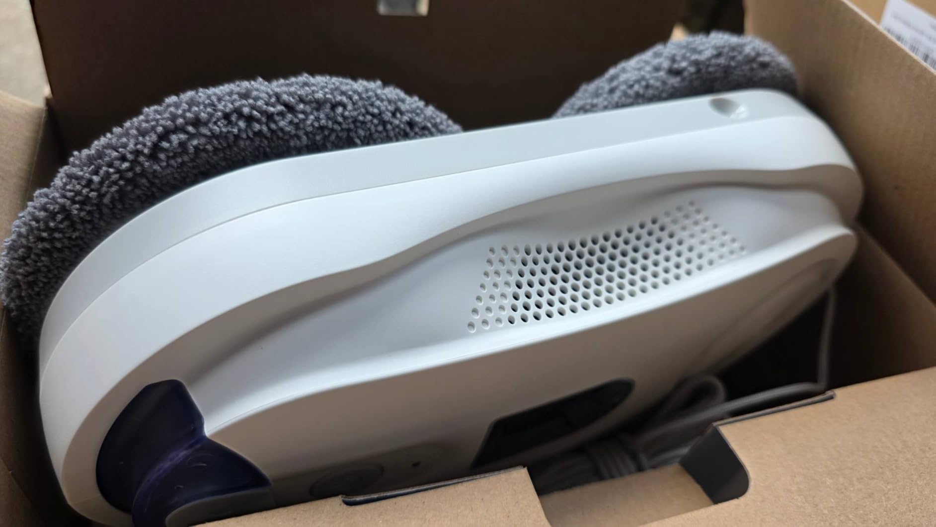 KKI Window Cleaning Robot,Dual Spray,for High-Rise Windows Inside Outside customer photo 2