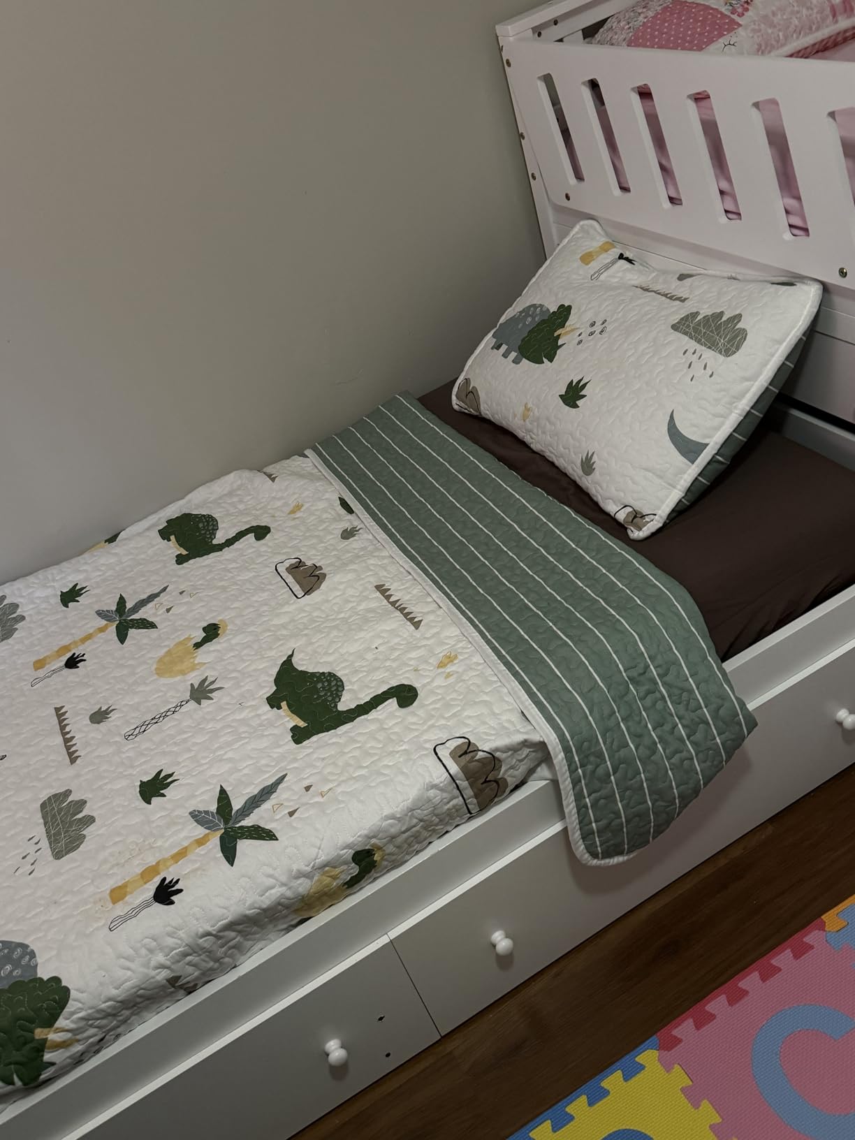 Joyreap 2-Piece Cotton Quilt Set Twin, Dinosaur Theme Green Color Design for Kids Boys n Girls, Smooth Soft Quilt Bedspread Bed Cover for All Season, 1 Quilt and 1 Pillow Sham- 68x86 inches customer photo 2