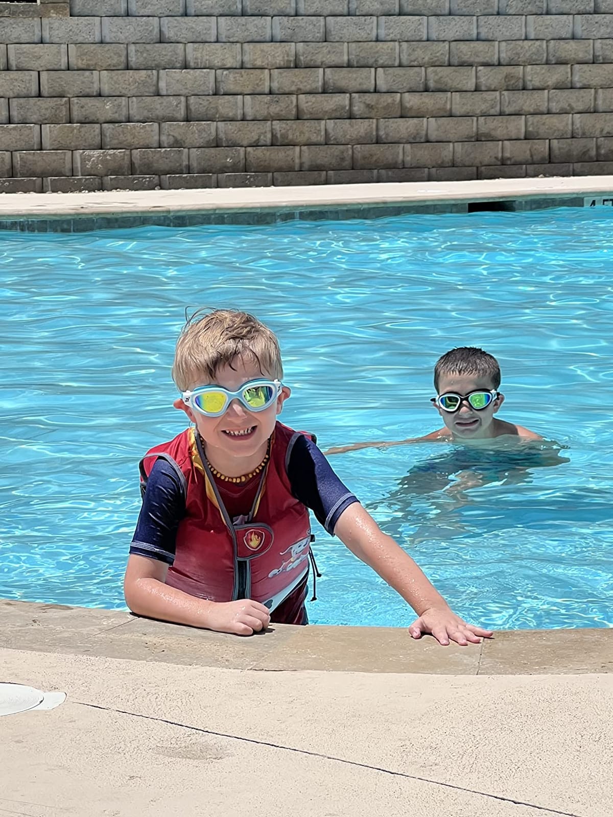 ZIONOR G1 MINI Polarized Kids Swim Goggles for Boys Girls Ages 6-14 customer photo 2