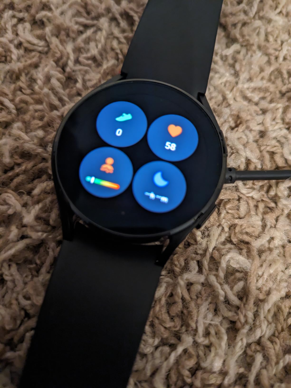 Samsung Galaxy Watch 4 40mm Bluetooth Smartwatch with ECG Heart Monitor, Tracker for Health, Fitness, Running, Sleep Tracking, GPS Fall Detection, US Version, SM-R860NZKAXAA, Black customer photo 2
