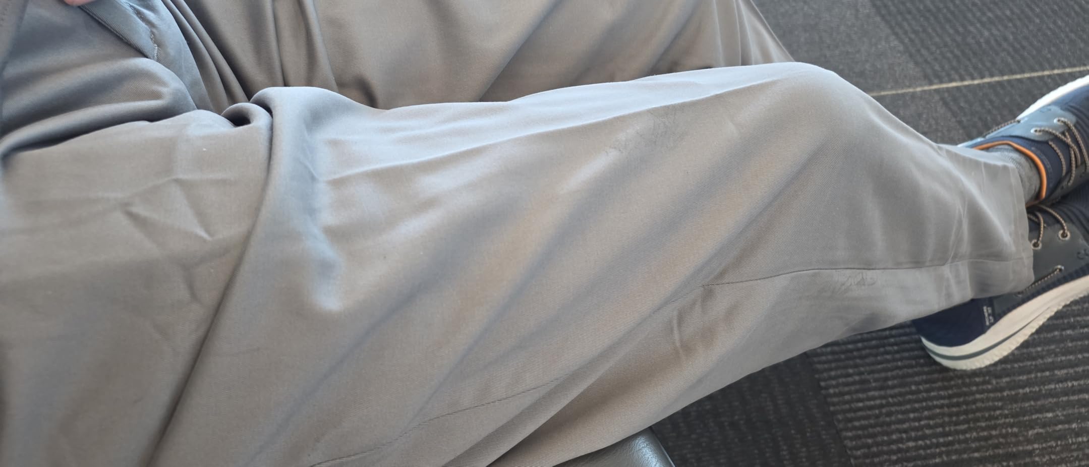 Amazon Essentials Men's Classic-Fit Moisture-Wicking Stretch Golf Pants with Active Waistband (Available in Big & Tall) customer photo 1