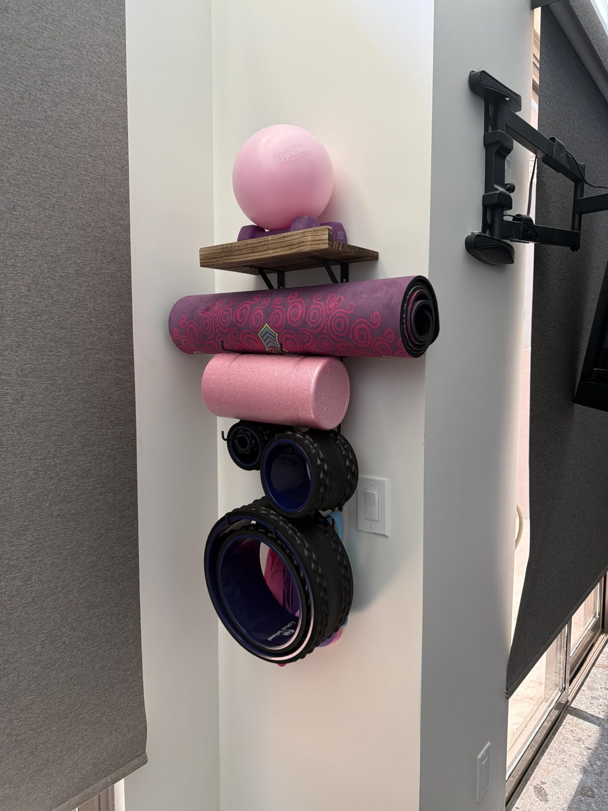 Bikoney Yoga Mat Holder Wall Mount Yoga Mat Storage Home Gym Accessories with Wood Floating Shelves and 4 Hooks for Hanging Foam Roller and Resistance Bands Fitness Home Gym Carbonized Black customer photo 1