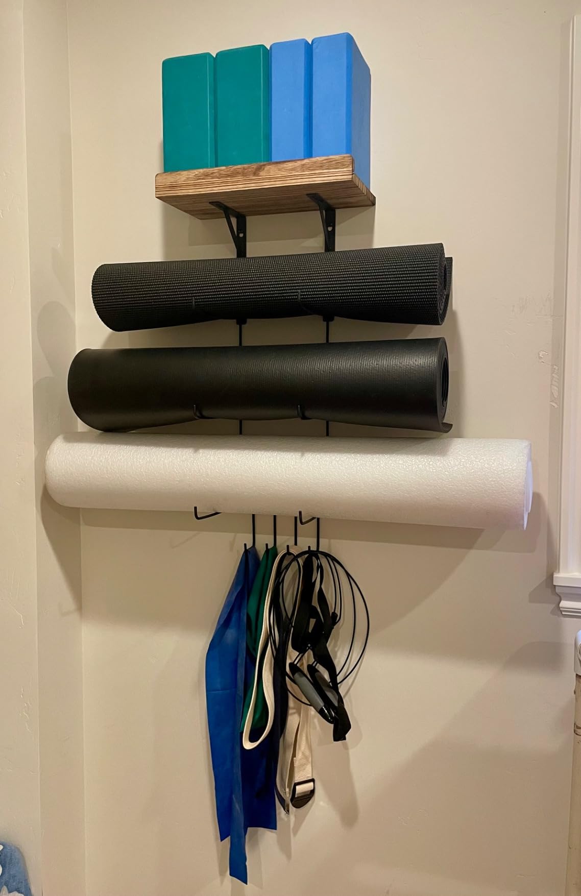 Bikoney Yoga Mat Holder Wall Mount Yoga Mat Storage Home Gym Accessories with Wood Floating Shelves and 4 Hooks for Hanging Foam Roller and Resistance Bands Fitness Home Gym Carbonized Black customer photo 2