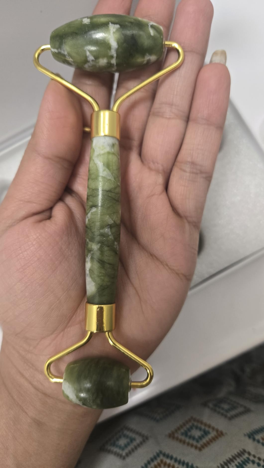 huefull Facial Tools to Reduce Puffiness and Improve Wrinkles, Face Roller Skin Care of Jade Roller and Gua Sha Set Designed customer photo 1