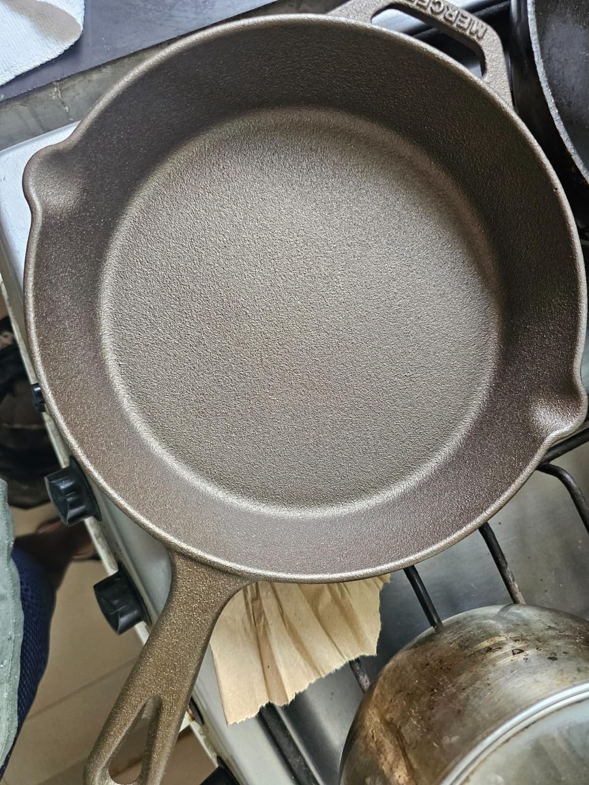 Mercer Culinary Pre-Seasoned Cast Iron Skillet, 10.25-Inch customer photo 2
