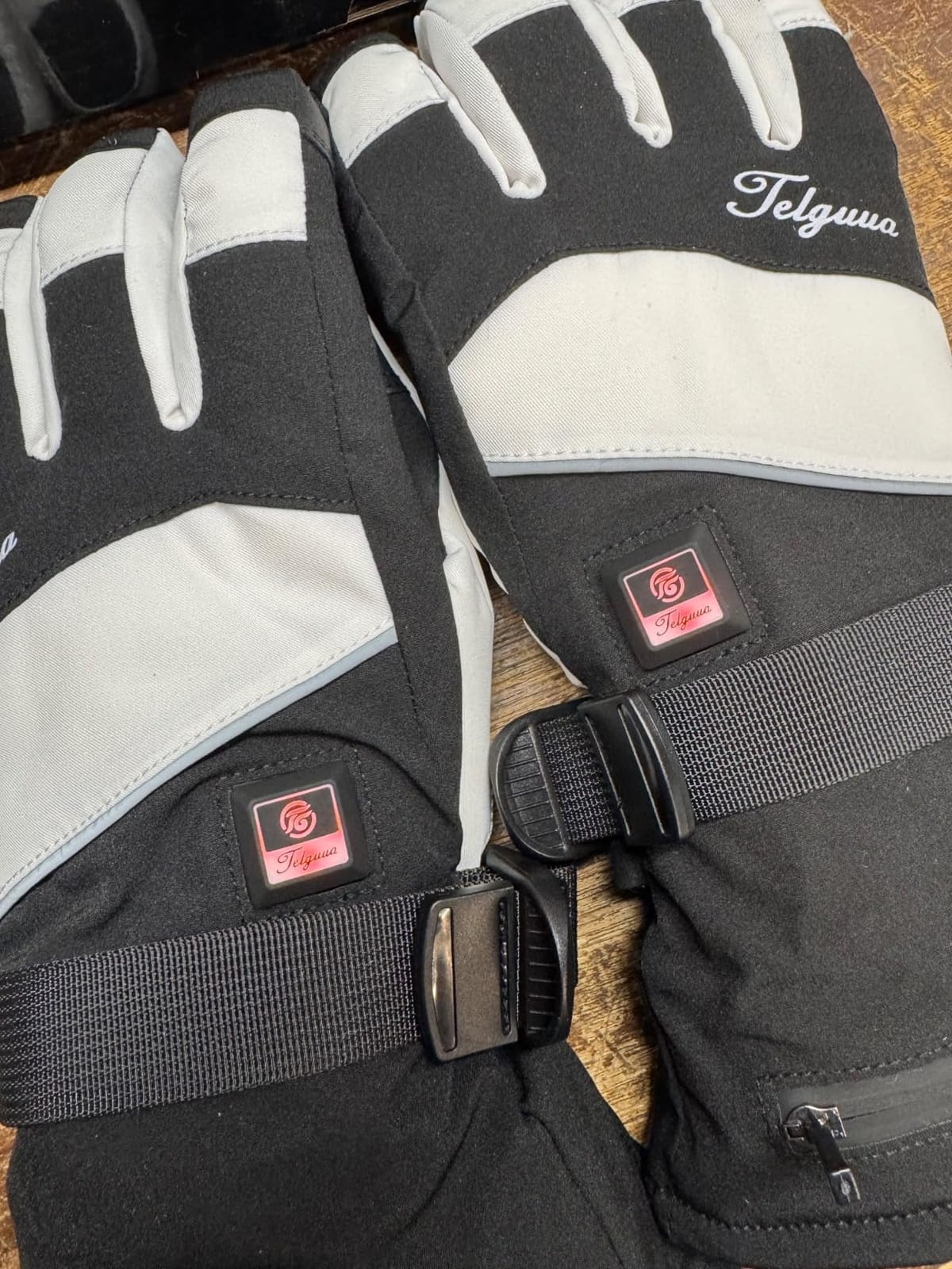 Telguua Heated Gloves for Women Men,Electric Rechargeable Heated Work Glove Ski Mitten Waterproof Touchscreen Heated Gloves customer photo 1
