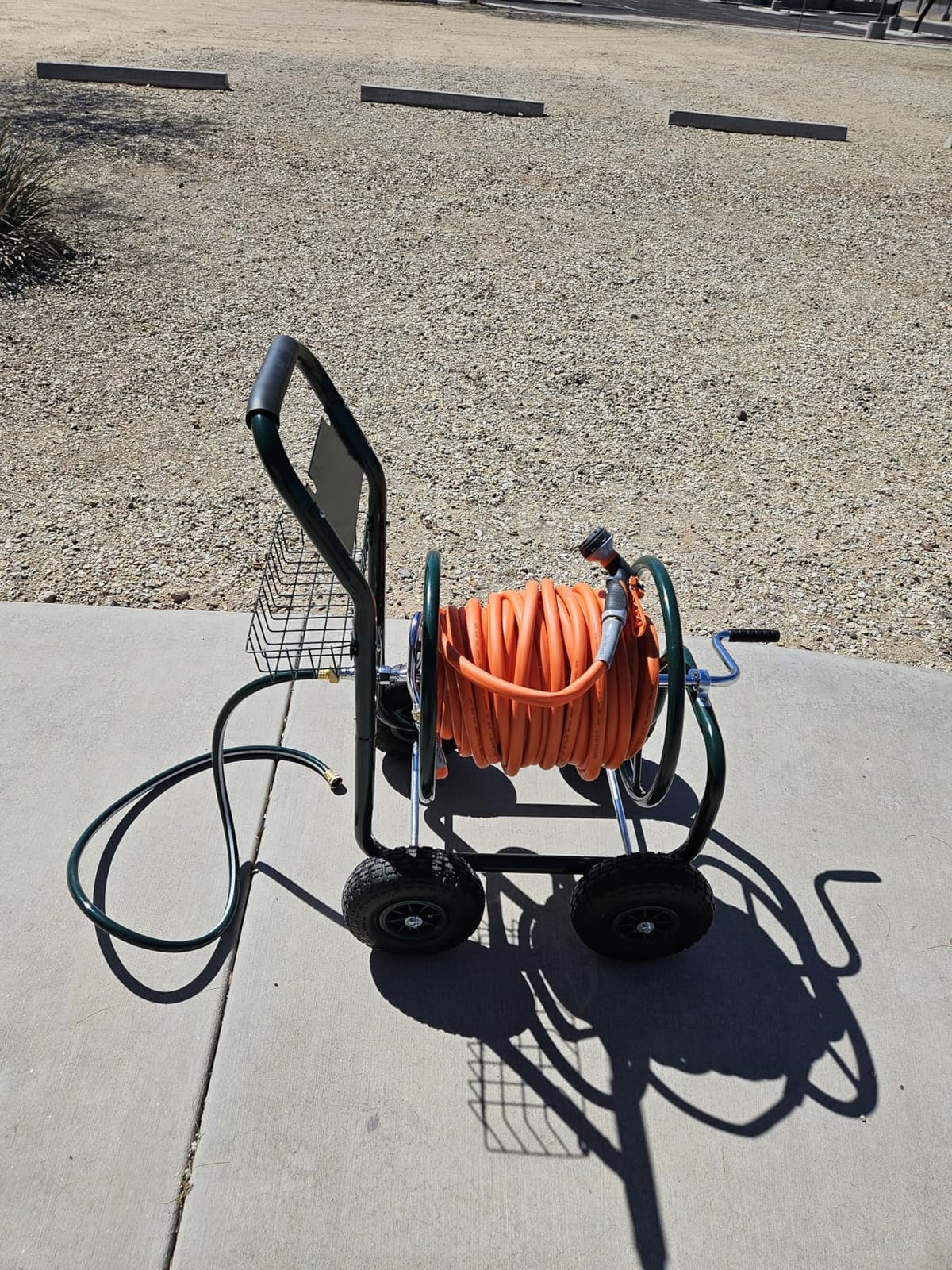 VINGLI 300FT 4-Wheel Garden Hose Reel Cart with Storage Basket, Portable Residential Hose Reel Cart, Lawn Watering, for Garden Backyard and Farm (Green) customer photo 1