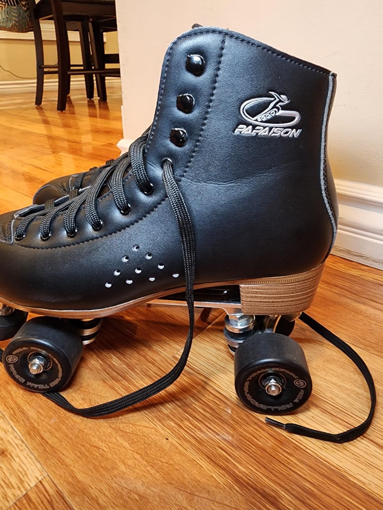 PAPAISON Roller Skates for Women and Men, Deluxe 2 Layer Microfiber Leather Double Row-Classic Roller Skates for Girls, Professional Outdoor Indoor Quad-Skates for Kids & Adults… customer photo 1