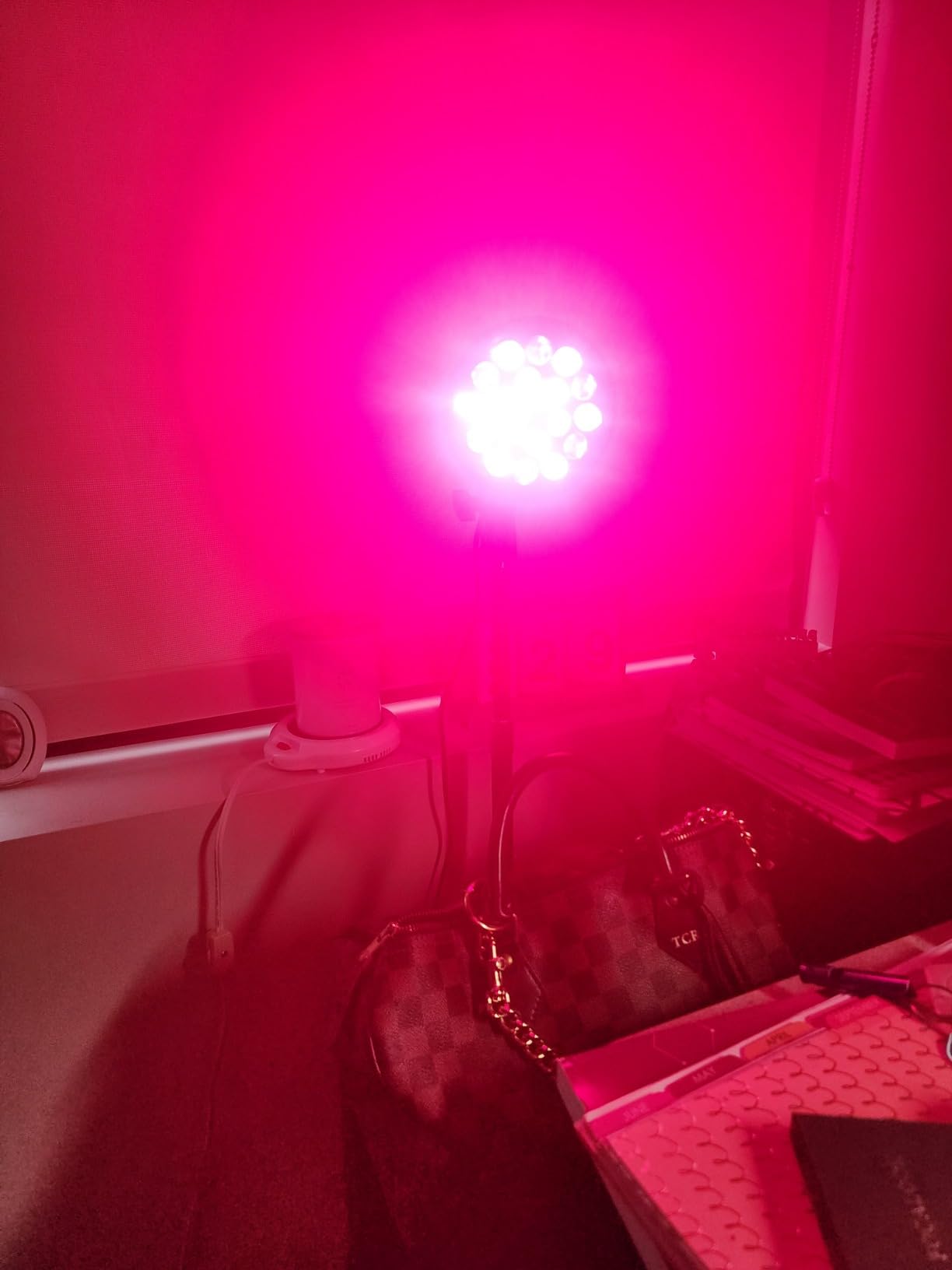 wolezek Red Light Therapy Lamp, 660nm Red and 850nm Near Infrared LED customer photo 1