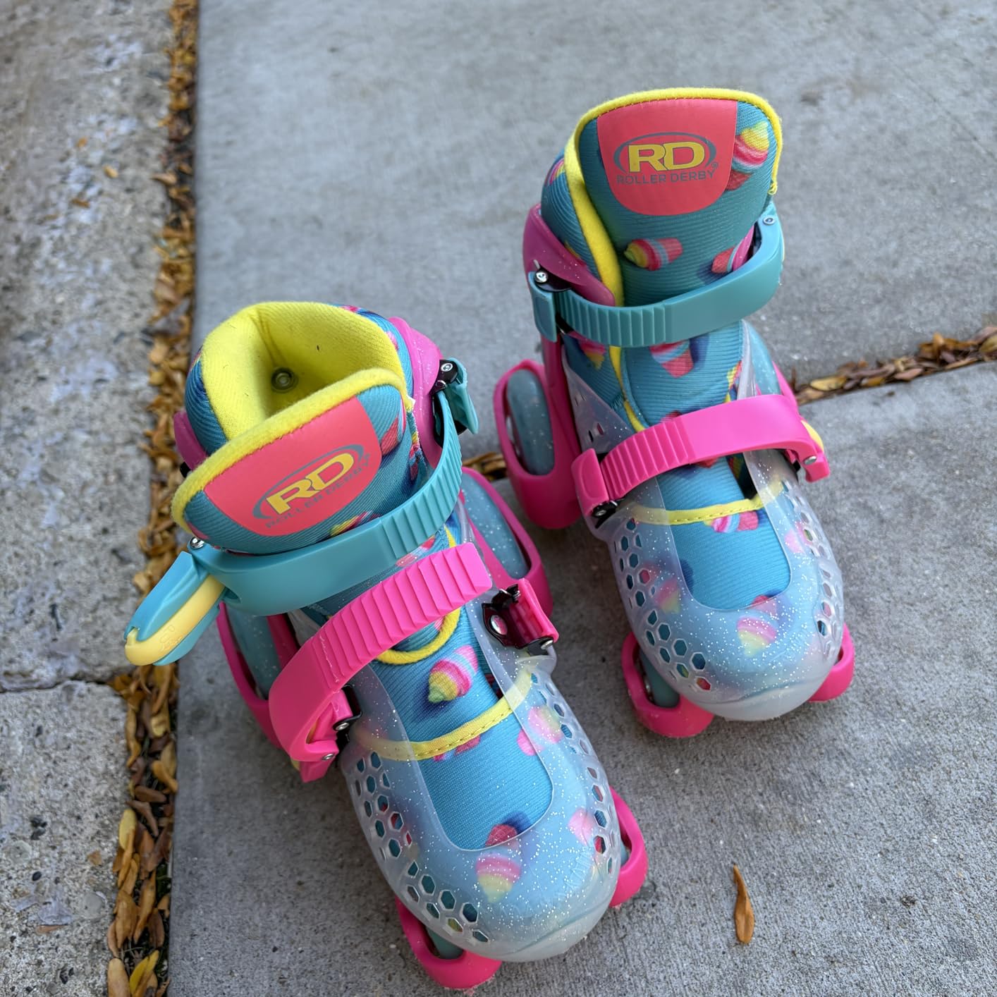 Fun Roll Beginner Roller Skates by Roller Derby, Adjustable Sizing, Skates for Kids, Toddlers, Boys, Girls customer photo 1