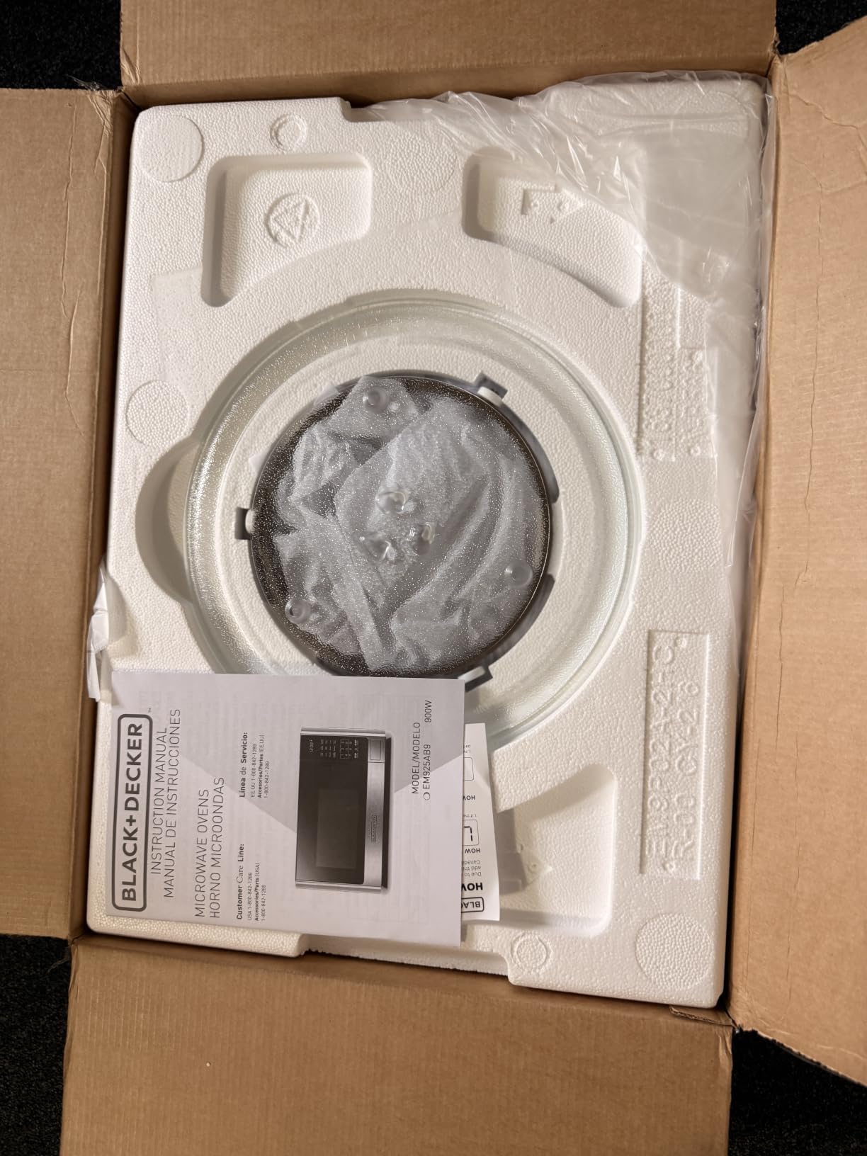 BLACK+DECKER Over the Range Microwave Oven, 1.9 Cu.Ft,1000W, 400 CFM customer photo 1