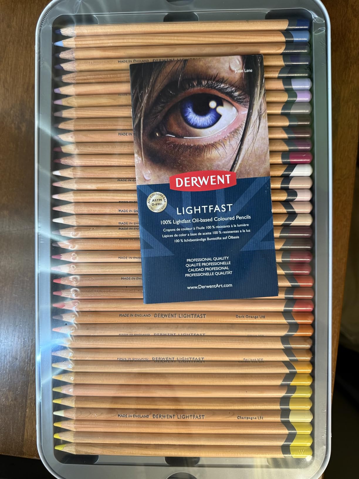 Derwent Lightfast Colored Pencils 100 Tin - 100% Lightfast, Oil-based, No Fade for 100 Years, Professional Quality customer photo 1