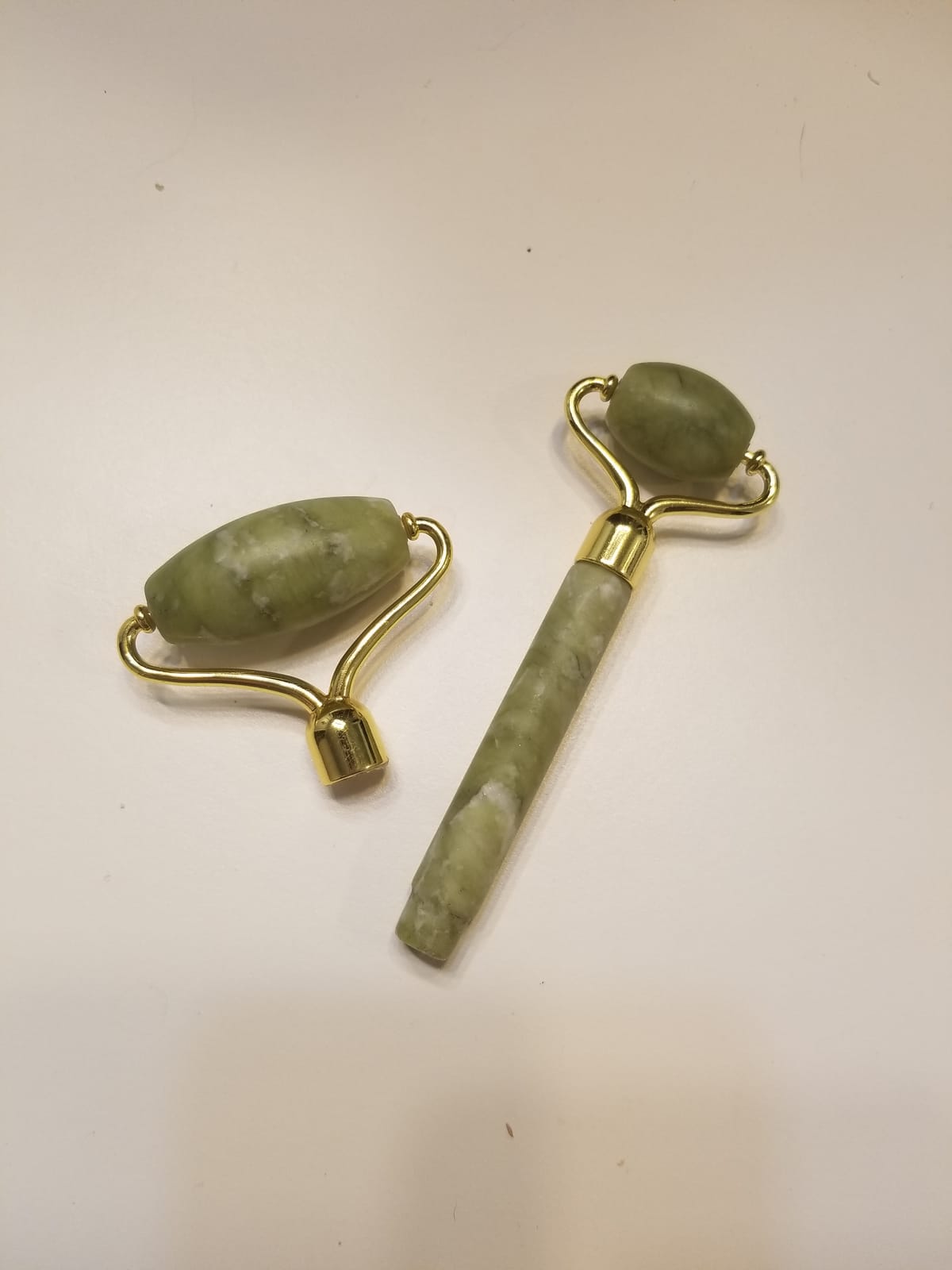 ROSELYNBOUTIQUE Gua Sha Facial Tools & Ice Roller for Face (Green) customer photo 2