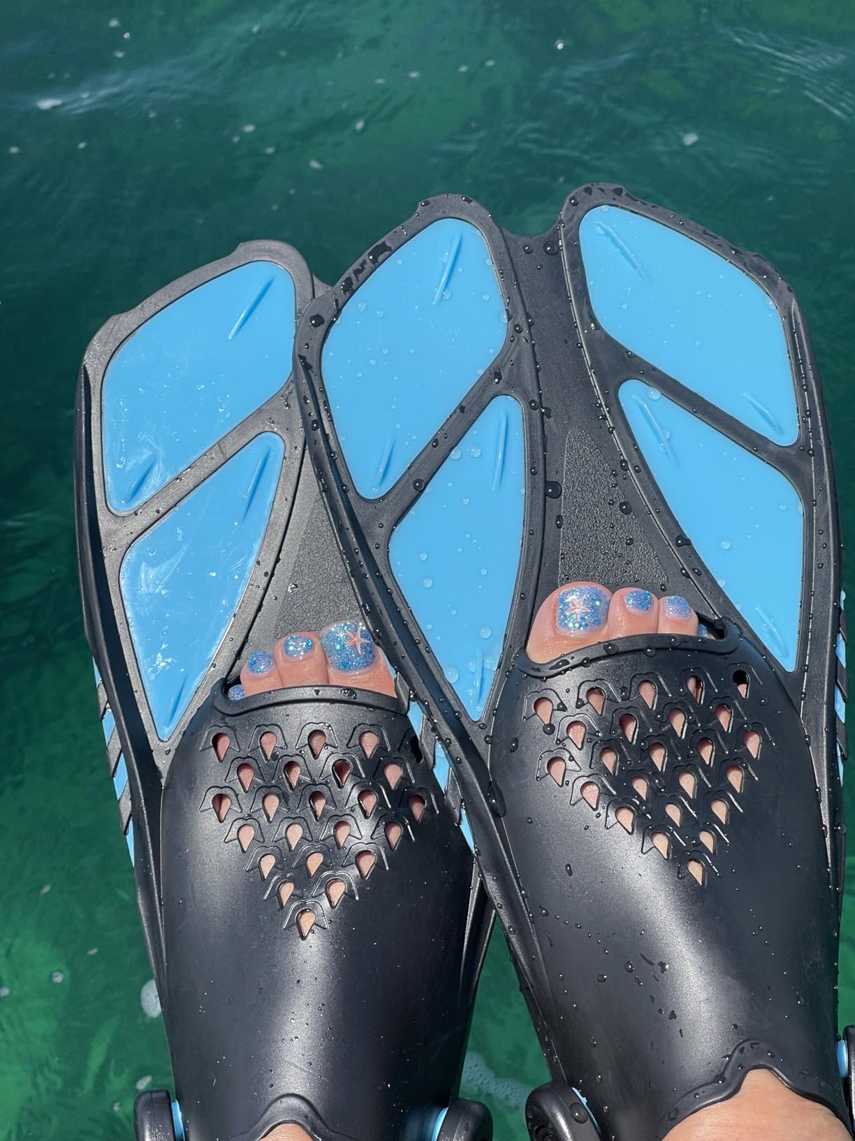 Ubekezele Snorkeling Gear for Adults, 4-in-1 Set with Mask, Snorkel & Fins customer photo 2