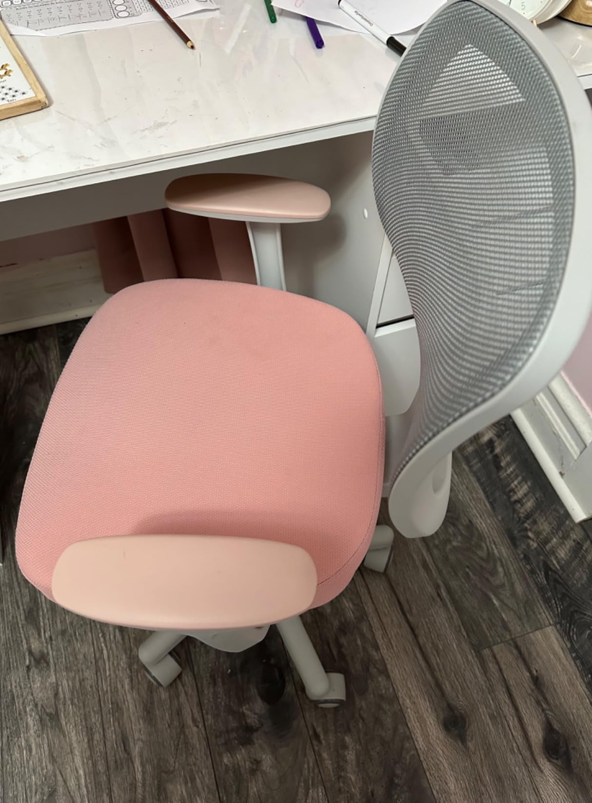 Costzon Kids Desk Chair, Adjustable Children Study Computer Chair with Arms & Wheels, Student Swivel Rolling Task Chair, Ergonomic Kids Office Chair for Boys Girls Age 4-12, Home Bedroom School, Pink customer photo 1