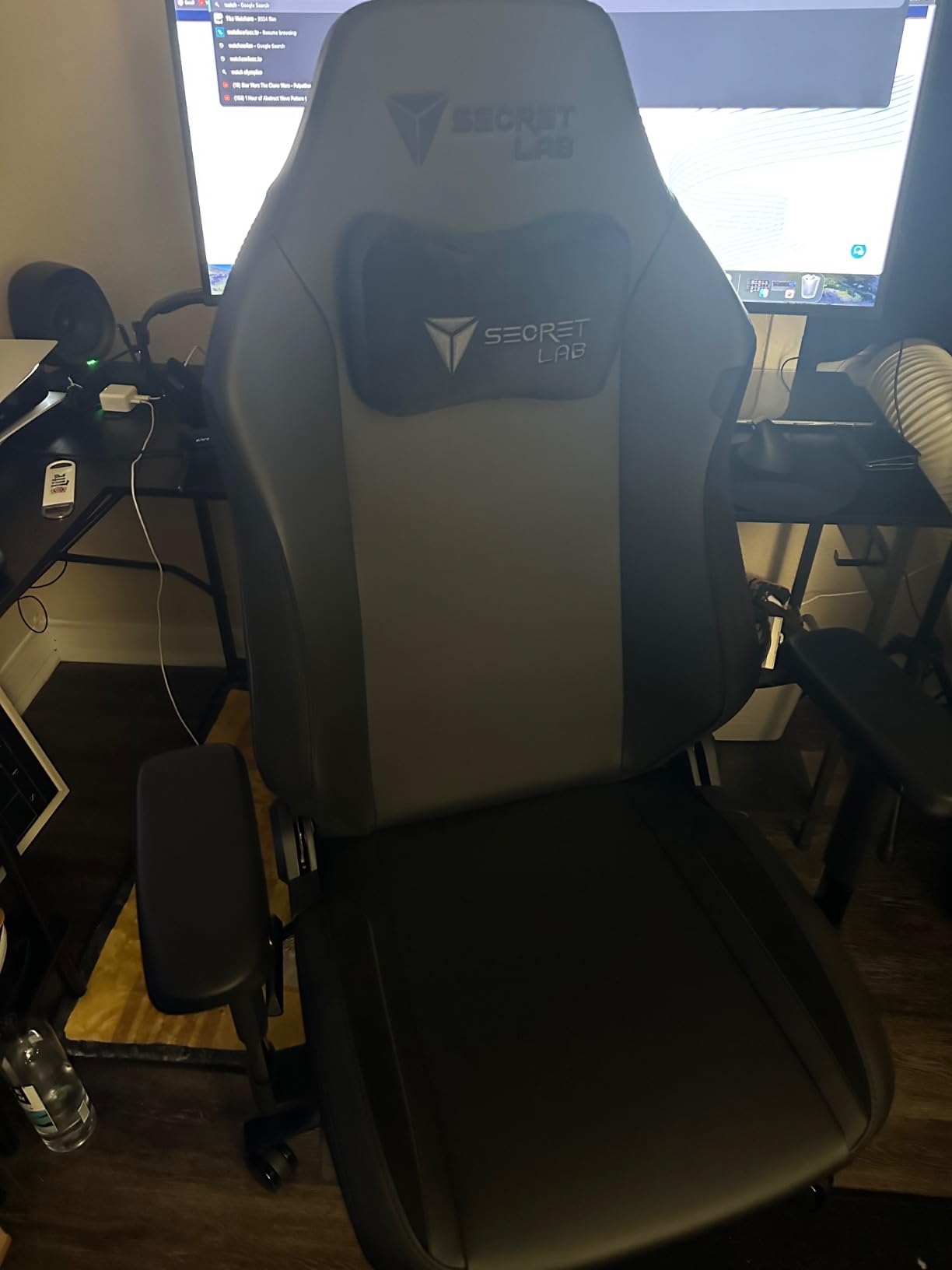 Secretlab Titan Evo Black Gaming Chair - Regular, Leatherette, Ergonomic customer photo 2