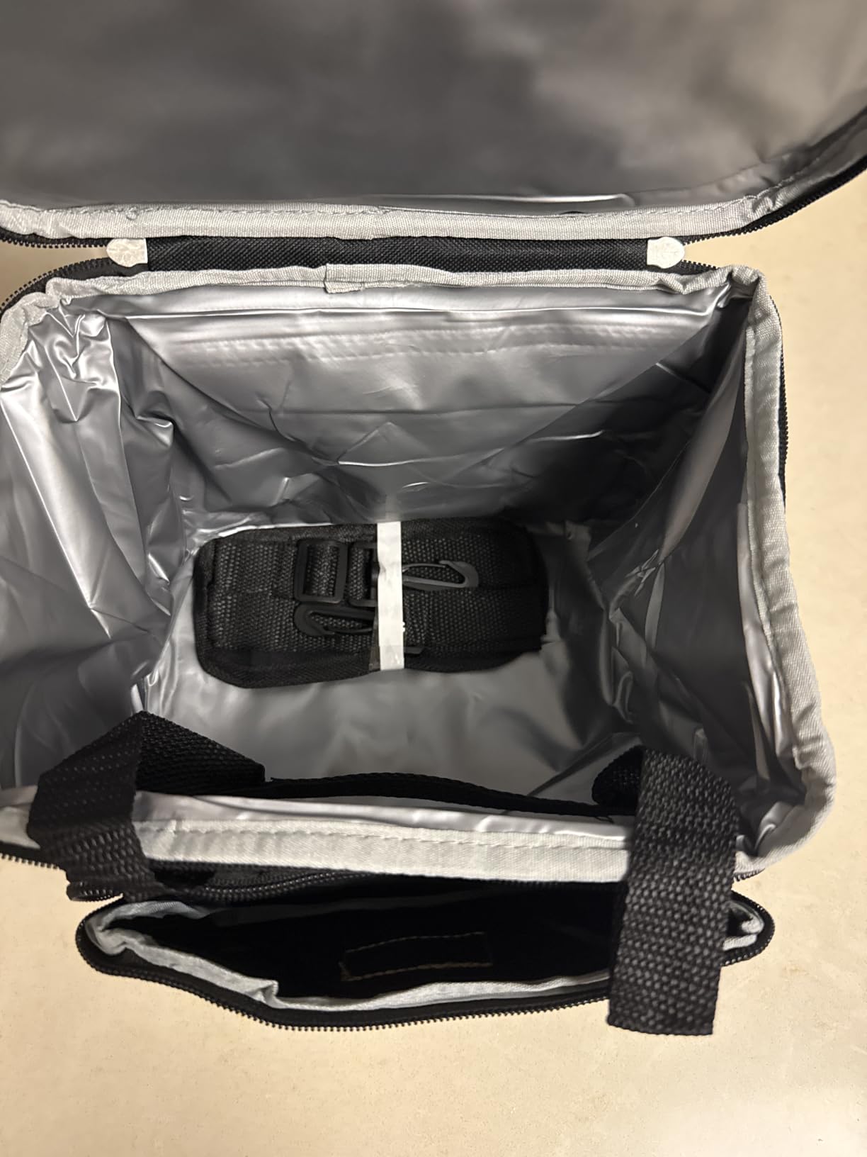 Lifewit Medium Lunch Bag, Insulated Lunch Box, Soft Cooler Cooling Tote for Adult Men Women, Black 12-Can (9L) customer photo 1