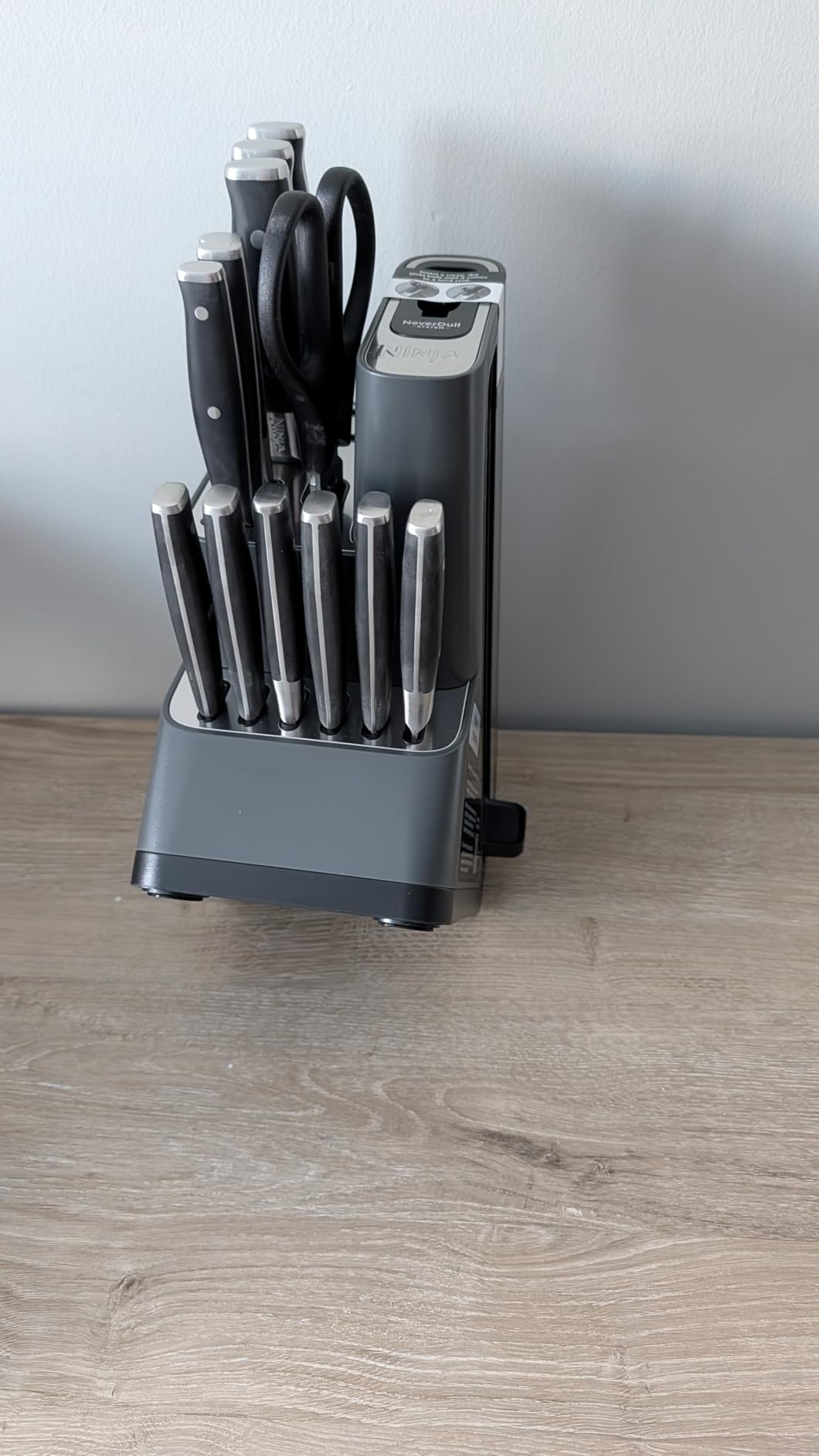 Ninja® NeverDull™ 15-Pc Wood Series Knife Block, Stainless/Walnut, K52015 customer photo 1