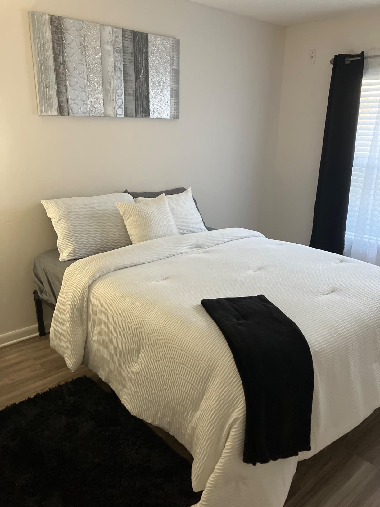 FUIOBYVV Queen Bed Frame, 14 Inch Heavy Duty Metal Platform Bed Frame Queen Size Support Up to 3500 lbs, No Box Spring Needed,Headboard Holes,Steel Slat Support,Noise Free,Easy Assembly customer photo 1