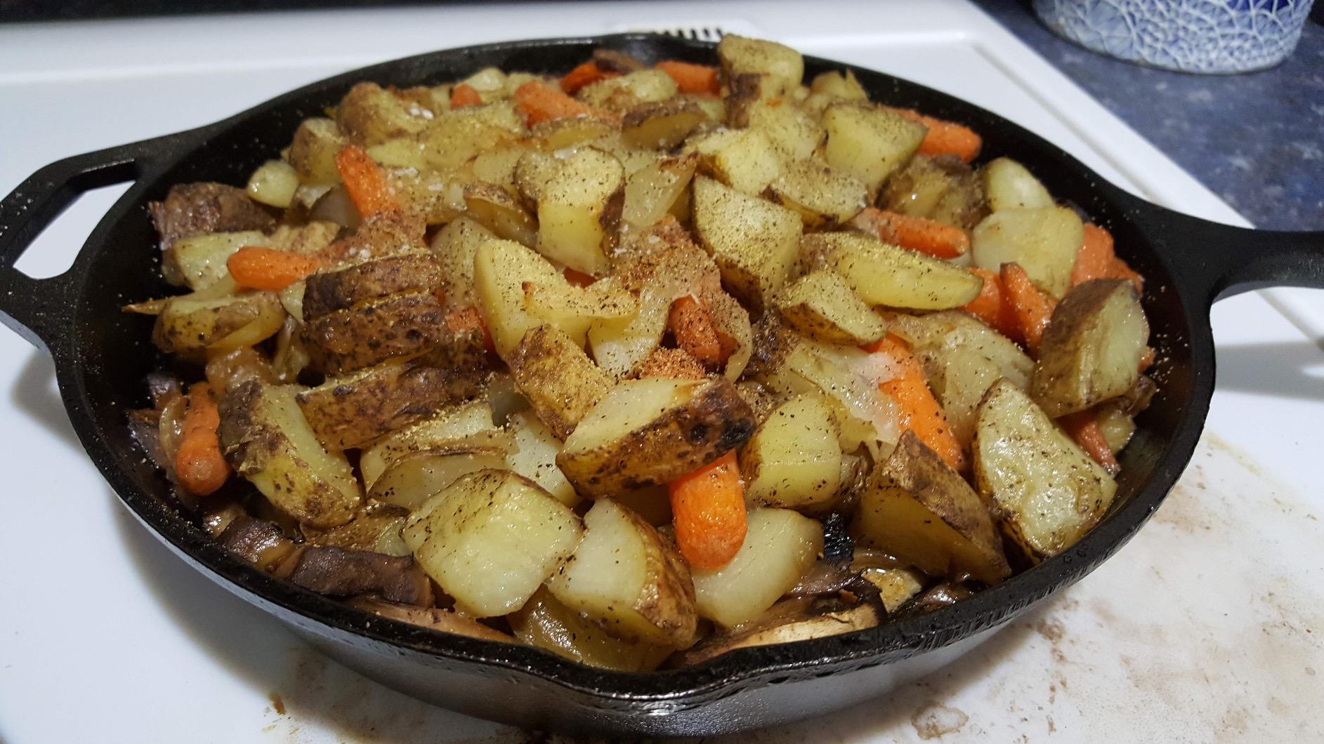 Lodge Pre-Seasoned Cast Iron Skillet Set, 8, 10.25 and 12 Inches customer photo 1