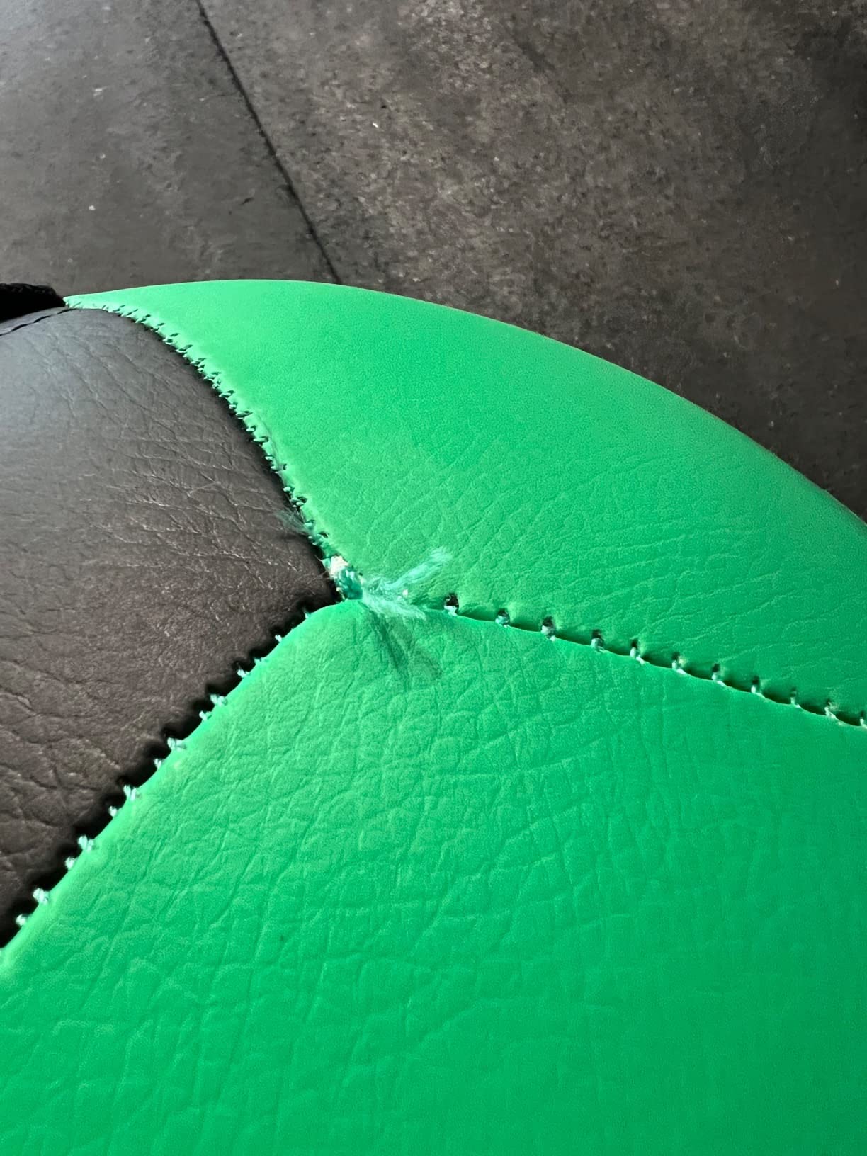 ProSource Soft Medicine Balls for CrossFit Wall Ball and Full Body Dynamic Exercises, Color-Coded Weights: 6, 8, 10, 14, 20, 25 lb. customer photo 1