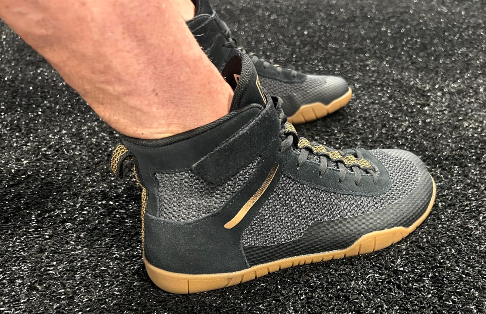 Sisttke Mens Wrestling Shoes Boxing Shoe Wide customer photo 2